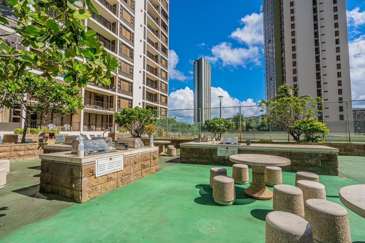 Waikiki Banyan, Pool, Parking, Sauna, Jacuzzi, WiFi, BBQ, AC, Honolulu Luaran gambar