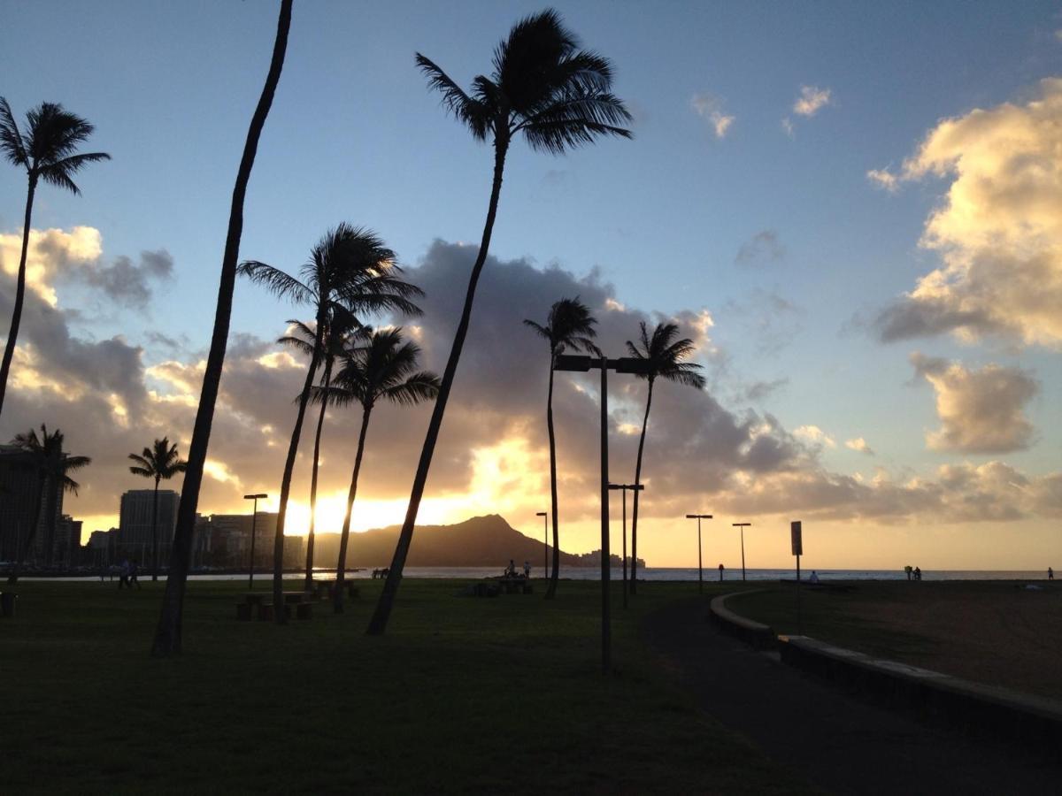 Waikiki Banyan, Pool, Parking, Sauna, Jacuzzi, WiFi, BBQ, AC, Honolulu Luaran gambar